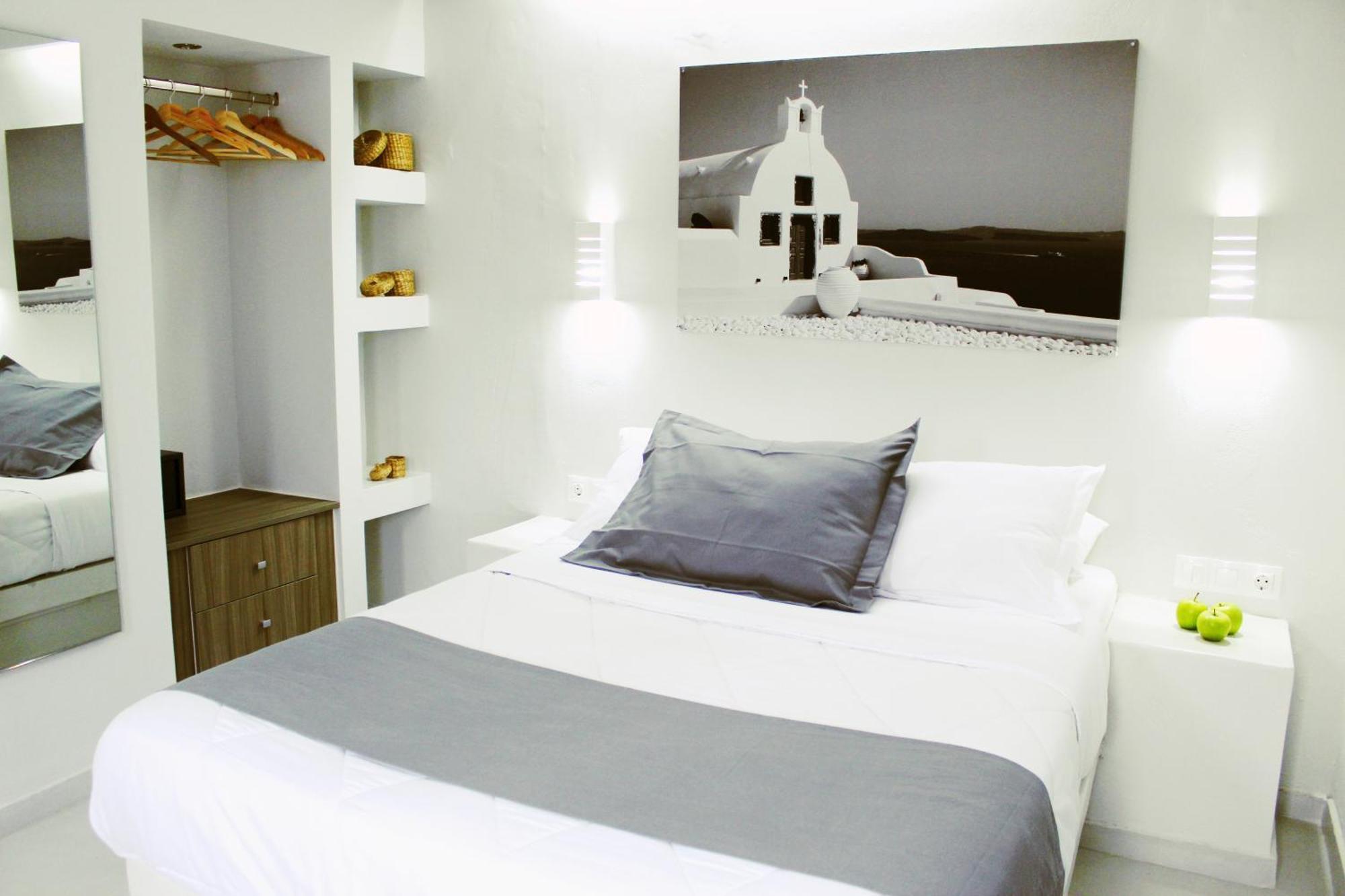 Happy Fish Rooms- Beachfront Perissa  Bagian luar foto