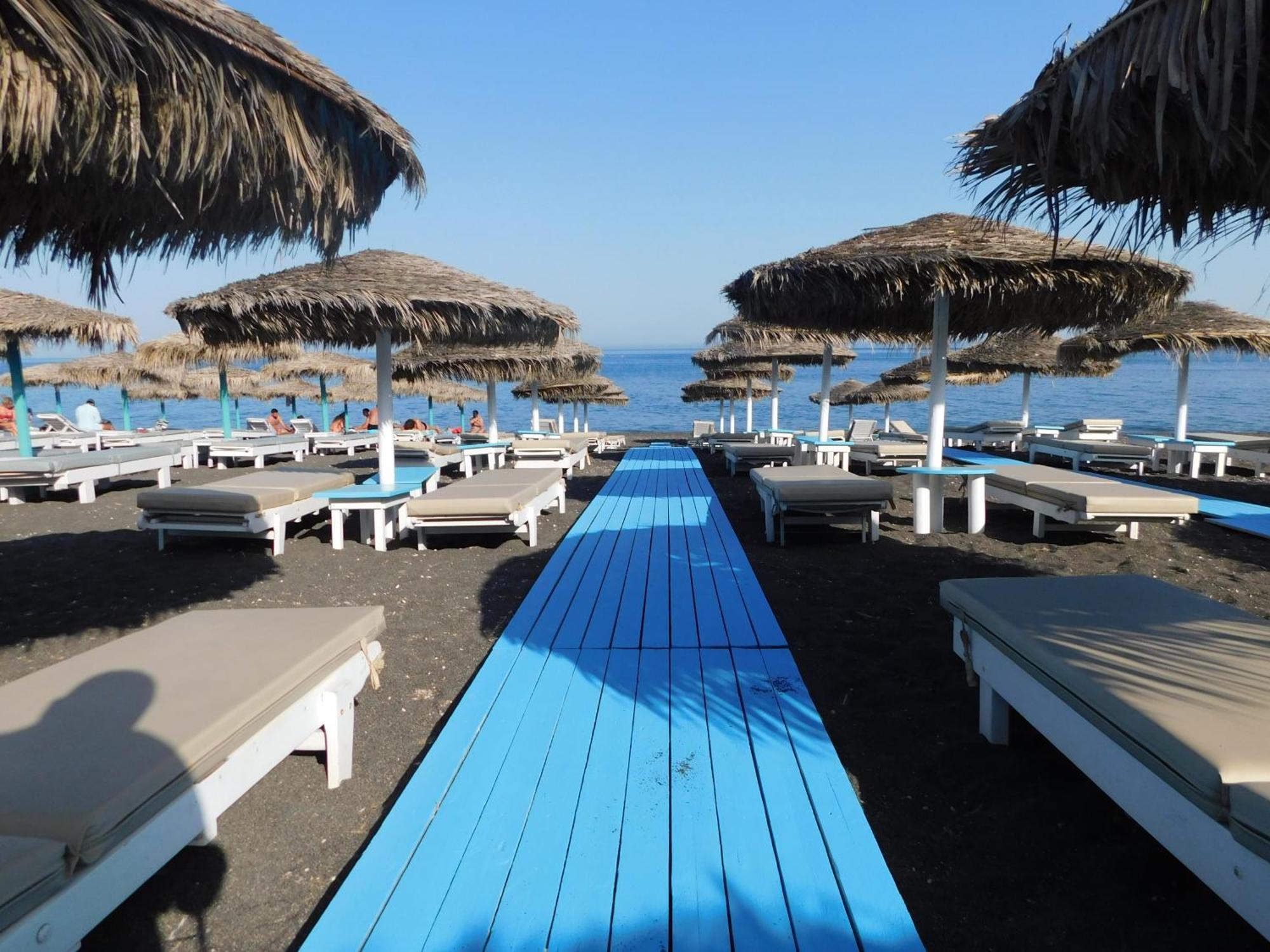 Happy Fish Rooms- Beachfront Perissa  Bagian luar foto