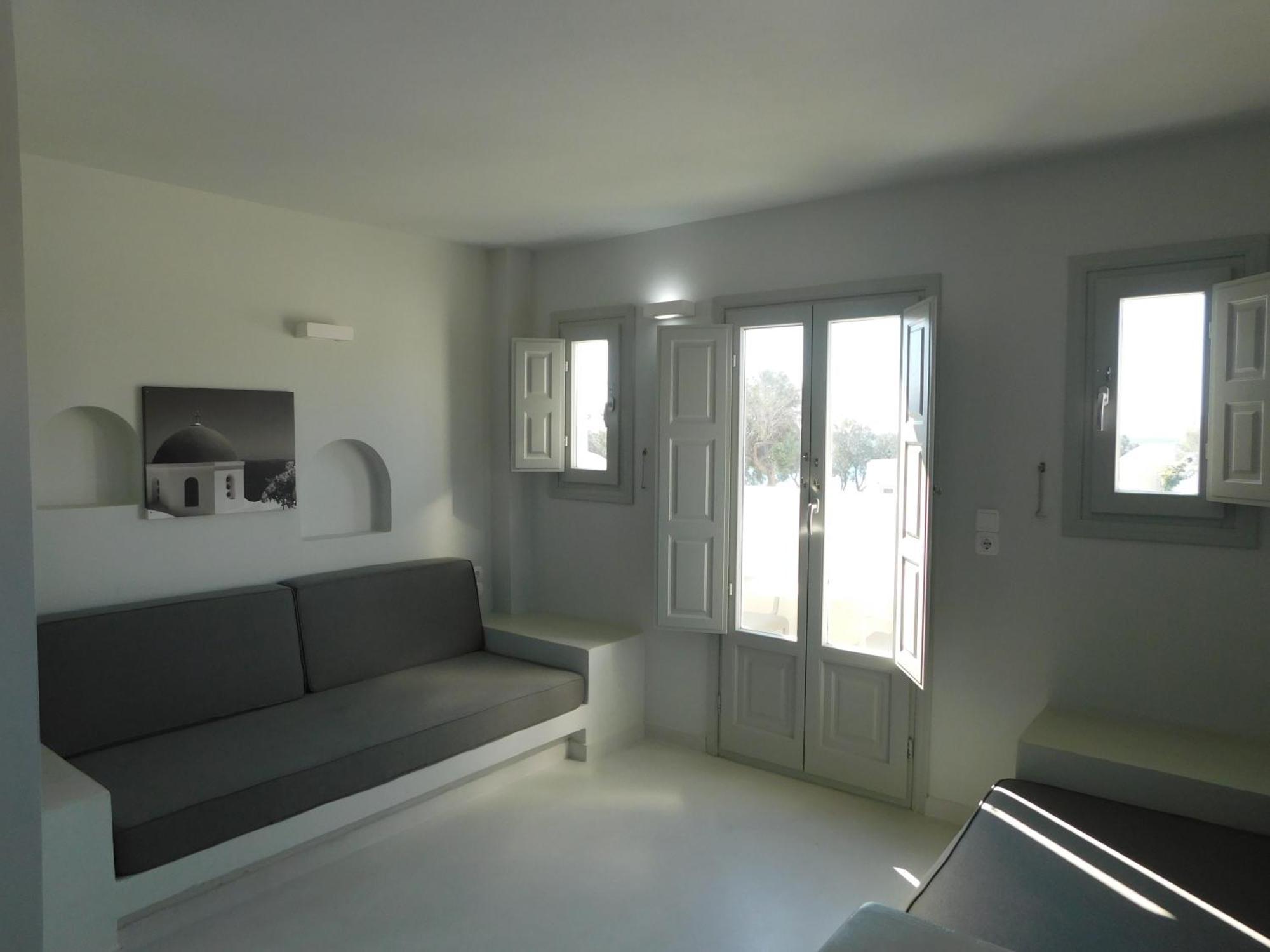 Happy Fish Rooms- Beachfront Perissa  Bagian luar foto