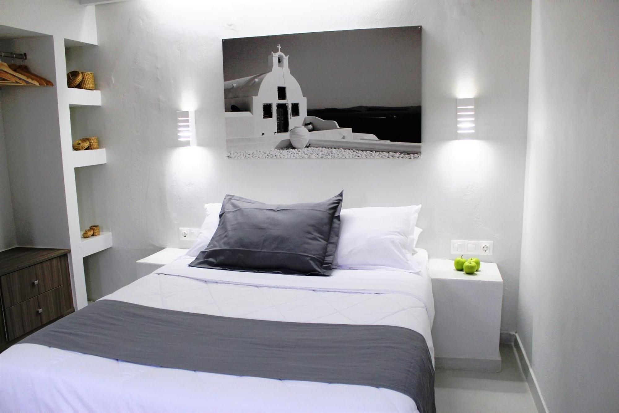Happy Fish Rooms- Beachfront Perissa  Bagian luar foto
