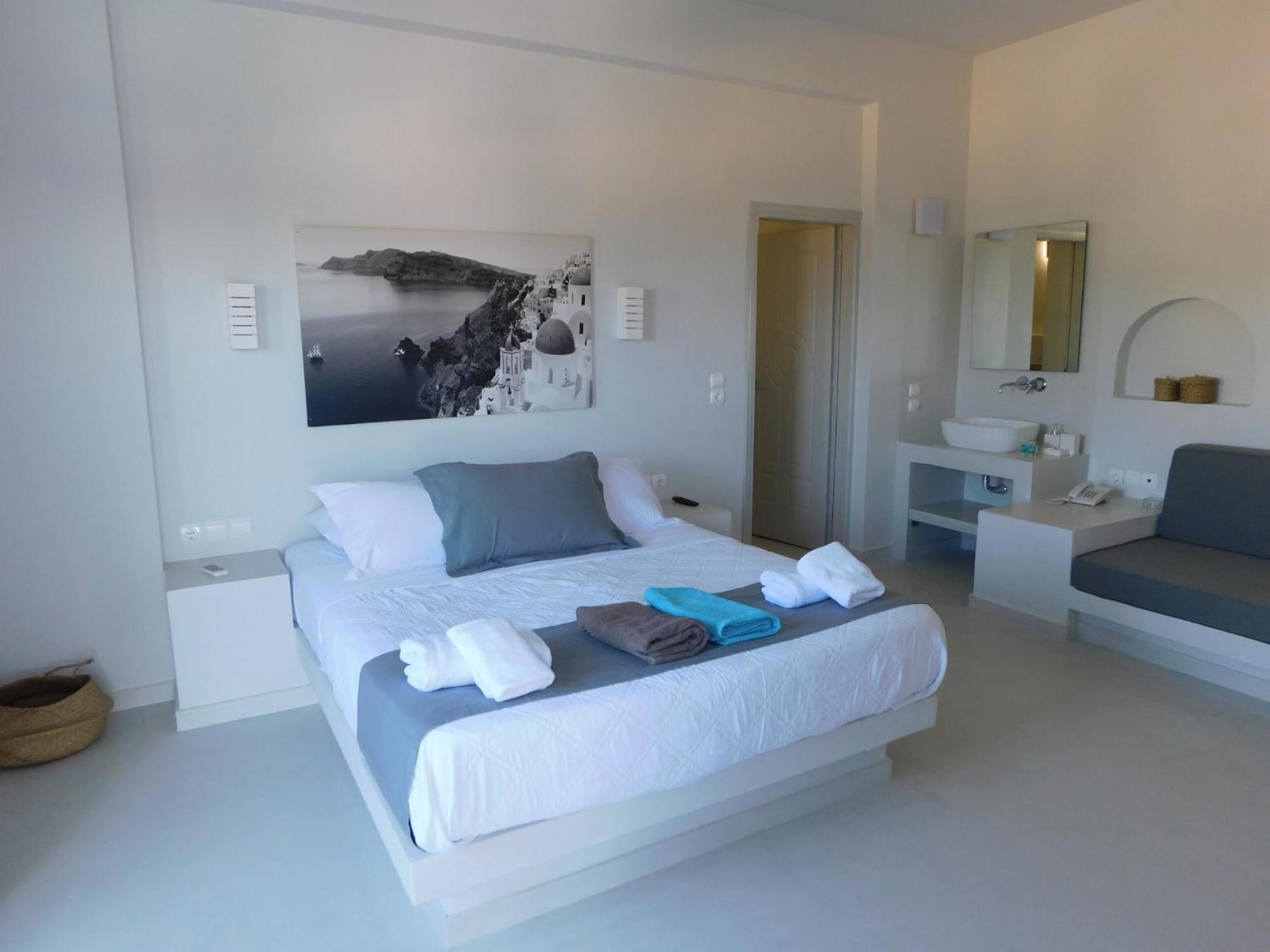 Happy Fish Rooms- Beachfront Perissa  Bagian luar foto